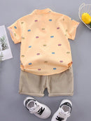 Conjunto para meninos com estampa de carrinho