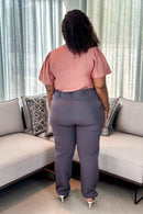Calça Corte Reto Botão Duplo Plus Size Pietra Cinza